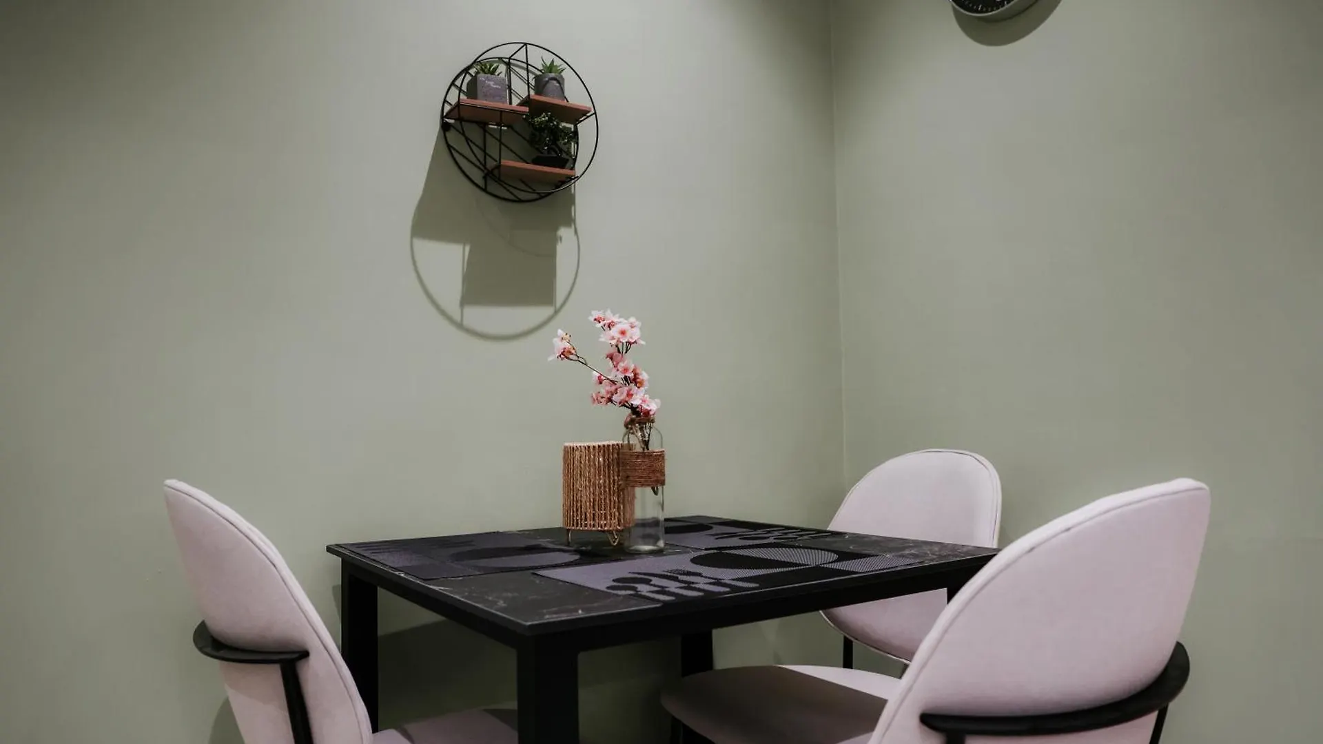 Elite Guesthouse Тирана