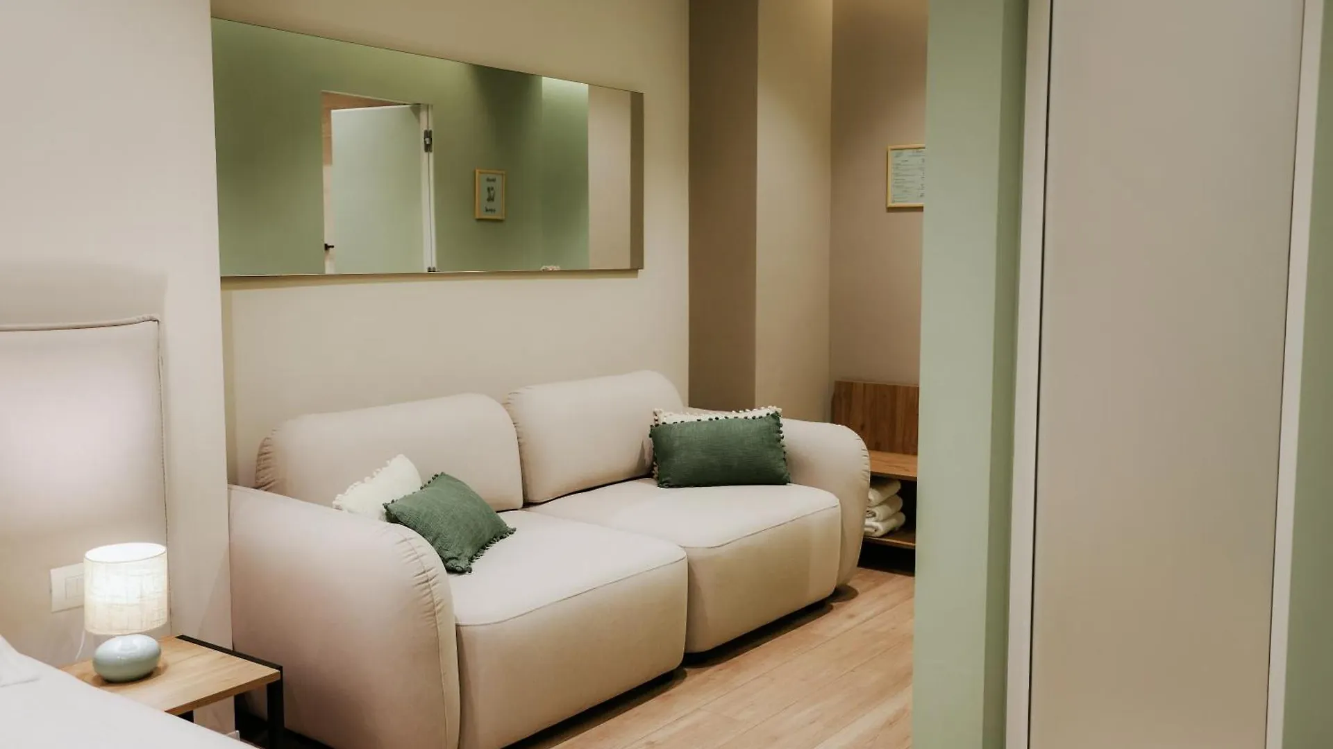 Elite Guesthouse Тирана 0*,  Албания